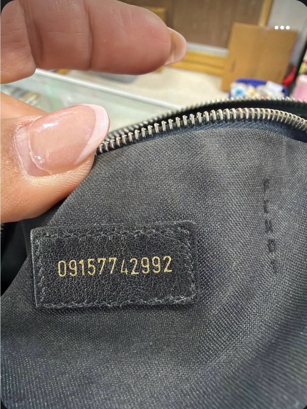 Fendi black leather shoulder bag - Picture 4 of 10